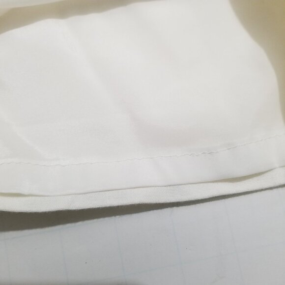 Bebe Brand Pencil Skirt White, Size 2 - Picture 11 of 16